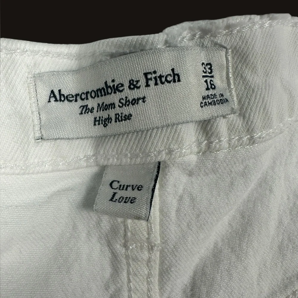Abercrombie & Fitch Curve Love White Denim Mom Shorts High Rise Distressed
